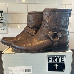 FRYE all leather Phillip Harness Short zip moto boots Grey size 8